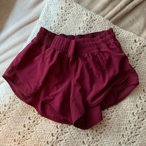 Lululemon NWOT Hotty Hot short